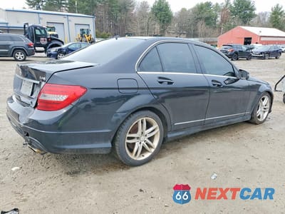 Trzecie zdjęcie samochodu z tyłu: 2012 MERCEDES-BENZ C 300 4MATIC VIN:WDDGF8BB8CR230806 - miniatura