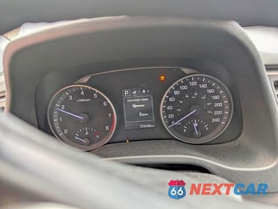 Zdjęcie 8 z 10 samochodu: 2018 HYUNDAI ELANTRA SEL VIN:KMHD84LF0JU705081 - miniatura