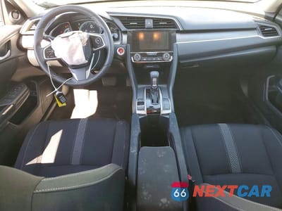 Zdjęcie 8 z 11 samochodu: 2017 HONDA CIVIC VIN:19XFC2F70HE214815 - miniatura