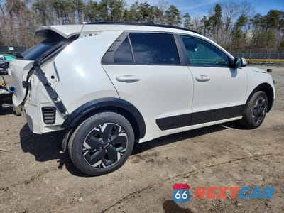 Trzecie zdjęcie samochodu z tyłu: 2023 KIA NIRO EV WIND VIN:KNDCR3L16P5053338 - miniatura