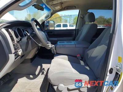 Zdjęcie 7 z 11 samochodu: 2011 TOYOTA TUNDRA GRADE VIN:5TFDW5F16BX192841 - miniatura