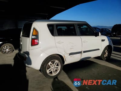 Trzecie zdjęcie samochodu z tyłu: 2011 KIA SOUL + VIN:KNDJT2A24B7706051 - miniatura