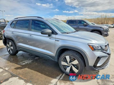 Czwarte zdjęcie samochodu z boku: 2024 VOLKSWAGEN TAOS S VIN:3VV8X7B23RM112177 - miniatura