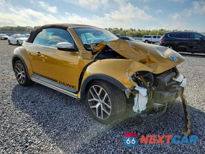 Czwarte zdjęcie samochodu z boku: 2017 VOLKSWAGEN BEETLE DUNE VIN:3VWT17AT7HM808797 - miniatura
