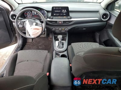 Zdjęcie 8 z 12 samochodu: 2024 KIA FORTE LXS VIN:3KPF24AD0RE766781 - miniatura