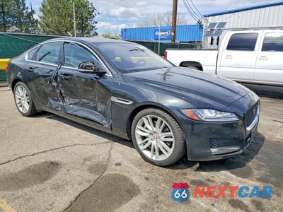 Czwarte zdjęcie samochodu z boku: 2016 JAGUAR XF PRESTIGE VIN:SAJBK4BV9GCY16198 - miniatura