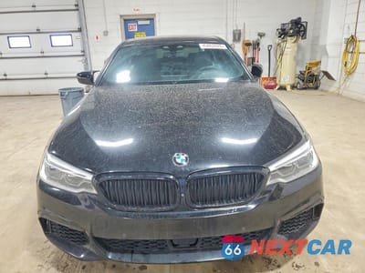 Piąte zdjęcie samochodu w środku: 2018 BMW Motorrad M550XI VIN:WBAJB9C50JB036722 - miniatura
