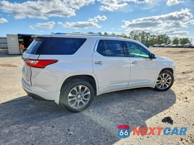 Trzecie zdjęcie samochodu z tyłu: 2019 CHEVROLET TRAVERSE PREMIER VIN:1GNERKKW2KJ275950 - miniatura