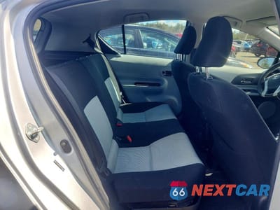 Zdjęcie 10 z 12 samochodu: 2012 TOYOTA PRIUS C TWO VIN:JTDKDTB34C1508296 - miniatura