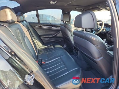 Zdjęcie 10 z 12 samochodu: 2018 BMW Motorrad M550XI VIN:WBAJB9C51JB036678 - miniatura