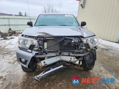 Piąte zdjęcie samochodu w środku: 2014 TOYOTA TACOMA V6 VIN:3TMMU4FN5EM070811 - miniatura