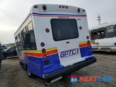 Trzecie zdjęcie samochodu z tyłu: 2025 FORD ECONOLINE E450 SUPER DUTY CUTAWAY VAN VIN:1FDFE4FNXSDD21749 - miniatura