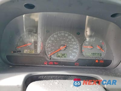 Zdjęcie 9 z 11 samochodu: 2002 VOLVO S40 1.9T VIN:YV1VS29522F875388 - miniatura