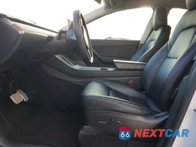 Zdjęcie 7 z 13 samochodu: 2022 TESLA MODEL Y VIN:7SAYGDEF5NF394903 - miniatura