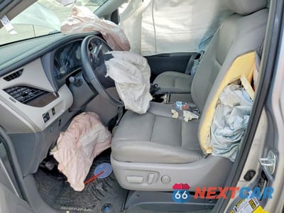 Zdjęcie 7 z 13 samochodu: 2017 TOYOTA SIENNA XLE 8-PASSENGER VIN:5TDYZ3DCXHS838558 - miniatura