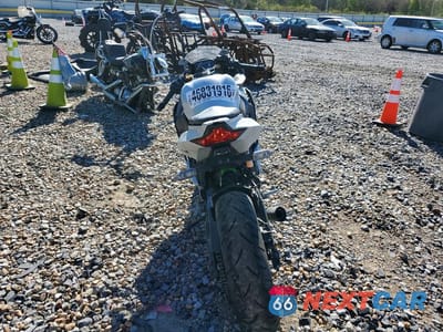 Czwarte zdjęcie samochodu z boku: 2025 KAWASAKI ZX400 S VIN:ML5ZXCS11SDA33608 - miniatura