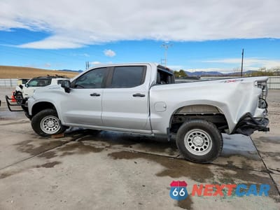 Drugie zdjęcie samochodu z przodu: 2020 CHEVROLET SILVERADO K1500 VIN:1GCPYAEH6LZ299702 - miniatura