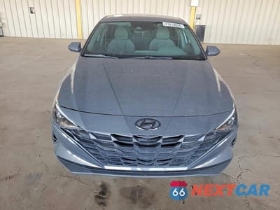 Piąte zdjęcie samochodu w środku: 2023 HYUNDAI ELANTRA SEL VIN:KMHLM4AG7PU627992 - miniatura