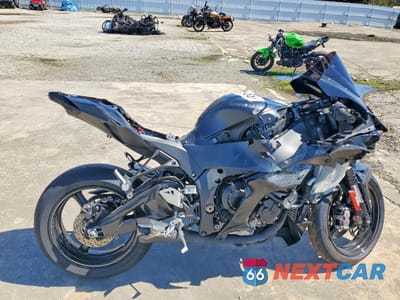 2025 KAWASAKI ZX1002 L JKBZXVL16SA017828 - główne zdjęcie licytacji z USA - miniatura