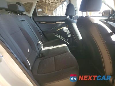 Zdjęcie 10 z 11 samochodu: 2021 KIA SELTOS S VIN:KNDEU2AA6M7136241 - miniatura