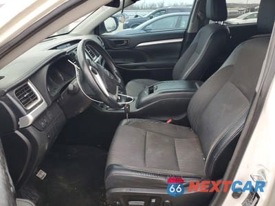 Zdjęcie 7 z 12 samochodu: 2018 TOYOTA HIGHLANDER LE PLUS VIN:5TDZZRFH9JS236269 - miniatura