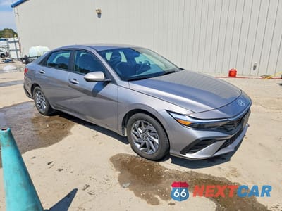 Czwarte zdjęcie samochodu z boku: 2024 HYUNDAI ELANTRA SEL VIN:KMHLM4DG2RU664625 - miniatura