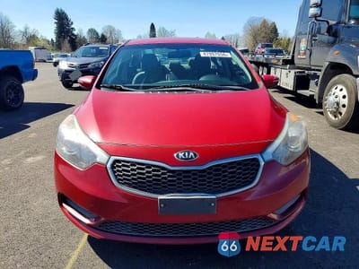 Piąte zdjęcie samochodu w środku: 2014 KIA FORTE LX VIN:KNAFX4A6XE5218857 - miniatura