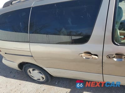 Zdjęcie 11 z 13 samochodu: 2000 TOYOTA SIENNA XLE VIN:4T3ZF13C1YU180419 - miniatura