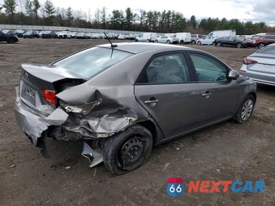 Trzecie zdjęcie samochodu z tyłu: 2010 KIA FORTE EX VIN:KNAFU4A26A5849721 - miniatura