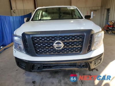 Piąte zdjęcie samochodu w środku: 2017 NISSAN TITAN S VIN:1N6AA1EJ3HN546649 - miniatura