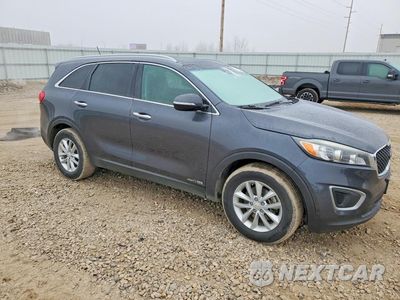 Czwarte zdjęcie samochodu z boku: 2017 KIA SORENTO LX V6 VIN:5XYPGDA55HG334462 - miniatura