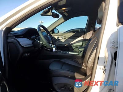 Zdjęcie 7 z 11 samochodu: 2024 JEEP COMPASS LATITUDE LUX VIN:3C4NJDFNXRT132602 - miniatura