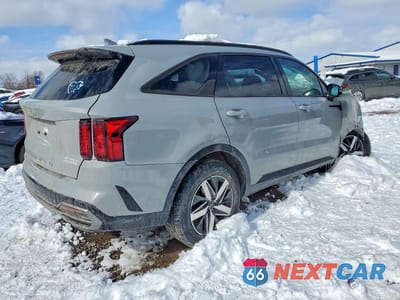 Trzecie zdjęcie samochodu z tyłu: 2022 KIA SORENTO EX VIN:5XYRH4LF1NG157609 - miniatura