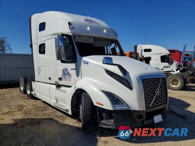 2020 VOLVO VN VNL 4V4NC9EH7LN242165 - główne zdjęcie licytacji z USA - miniatura