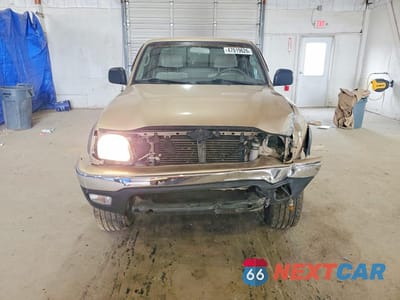 Piąte zdjęcie samochodu w środku: 2002 TOYOTA TACOMA BASE VIN:5TEWM72N92Z010173 - miniatura