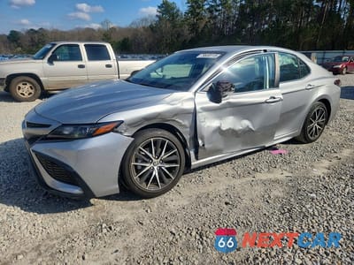 2024 TOYOTA CAMRY SE 4T1G11AK7RU215930 - główne zdjęcie licytacji z USA - miniatura