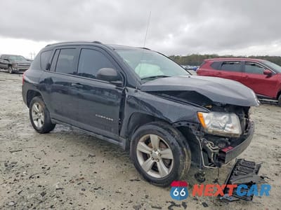 Czwarte zdjęcie samochodu z boku: 2012 JEEP COMPASS LATITUDE VIN:1C4NJCEB3CD554256 - miniatura