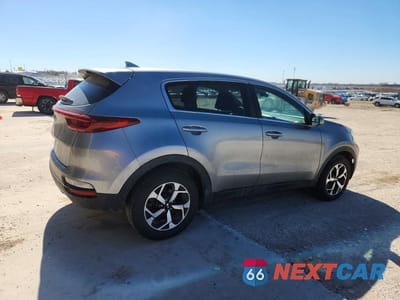 Trzecie zdjęcie samochodu z tyłu: 2021 KIA SPORTAGE LX VIN:KNDPMCACXM7910829 - miniatura