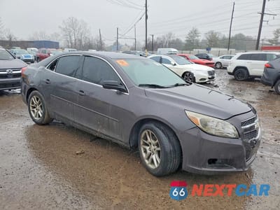Czwarte zdjęcie samochodu z boku: 2013 CHEVROLET MALIBU 1LT VIN:1G11D5SR2DF266035 - miniatura