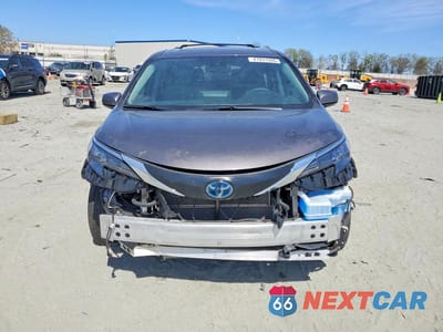 Piąte zdjęcie samochodu w środku: 2024 TOYOTA SIENNA XLE 7-PASSENGER VIN:5TDYSKFC5RS126701 - miniatura