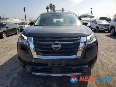 Piąte zdjęcie samochodu w środku: 2022 NISSAN PATHFINDER PLATINUM VIN:5N1DR3DG1NC236061 - miniatura