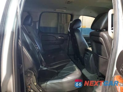 Zdjęcie 11 z 13 samochodu: 2011 CHEVROLET SUBURBAN K1500 LT VIN:1GNSKJE3XBR309170 - miniatura