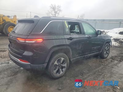 Trzecie zdjęcie samochodu z tyłu: 2023 JEEP GRAND CHEROKEE LIMITED 4XE VIN:1C4RJYB67PC667810 - miniatura