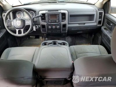 Zdjęcie 8 z 13 samochodu: 2018 RAM 2500 ST 4WD 6.4L V8 VIN:3C6UR5HJ5JG239677 - miniatura