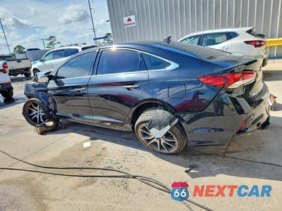 Drugie zdjęcie samochodu z przodu: 2019 HYUNDAI SONATA LIMITED 2.0T VIN:5NPE34AB6KH820366 - miniatura