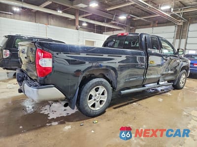 Trzecie zdjęcie samochodu z tyłu: 2018 TOYOTA TUNDRA SR5 VIN:5TFCW5F11JX023692 - miniatura