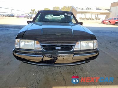 Piąte zdjęcie samochodu w środku: 1989 FORD MUSTANG LX VIN:1FABP44E3KF235421 - miniatura