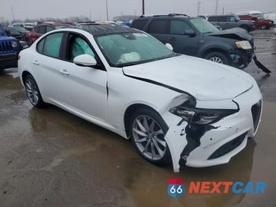 Czwarte zdjęcie samochodu z boku: 2023 ALFA ROMEO GIULIA SPRINT VIN:ZARFANAN0P7673778 - miniatura