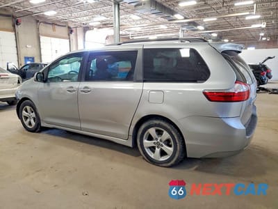 Drugie zdjęcie samochodu z przodu: 2019 TOYOTA SIENNA LE 8-PASSENGER VIN:5TDKZ3DC6KS983898 - miniatura