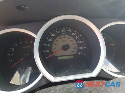 Zdjęcie 9 z 11 samochodu: 2010 TOYOTA TACOMA V6 VIN:3TMLU4EN1AM049915 - miniatura